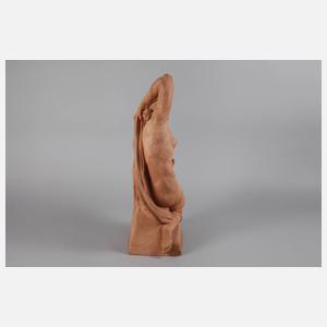 Joe Descomps, kniender Akt