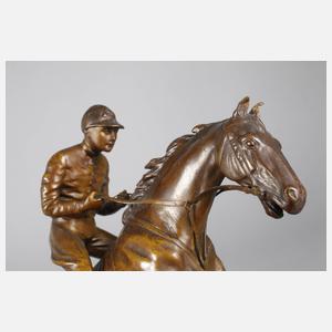 Bronze Hengst im Hürdenrennen