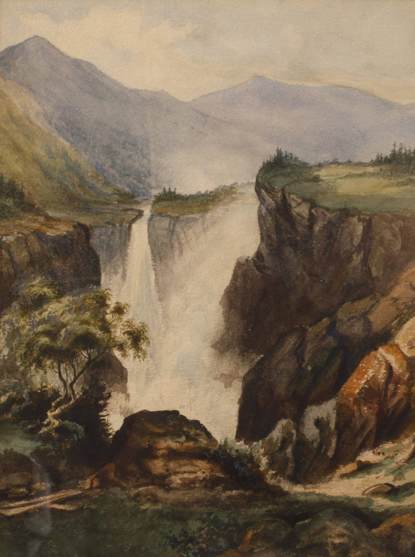 Wasserfall im Gebirge