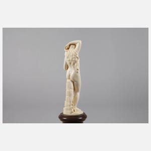 Große Elfenbeinschnitzerei