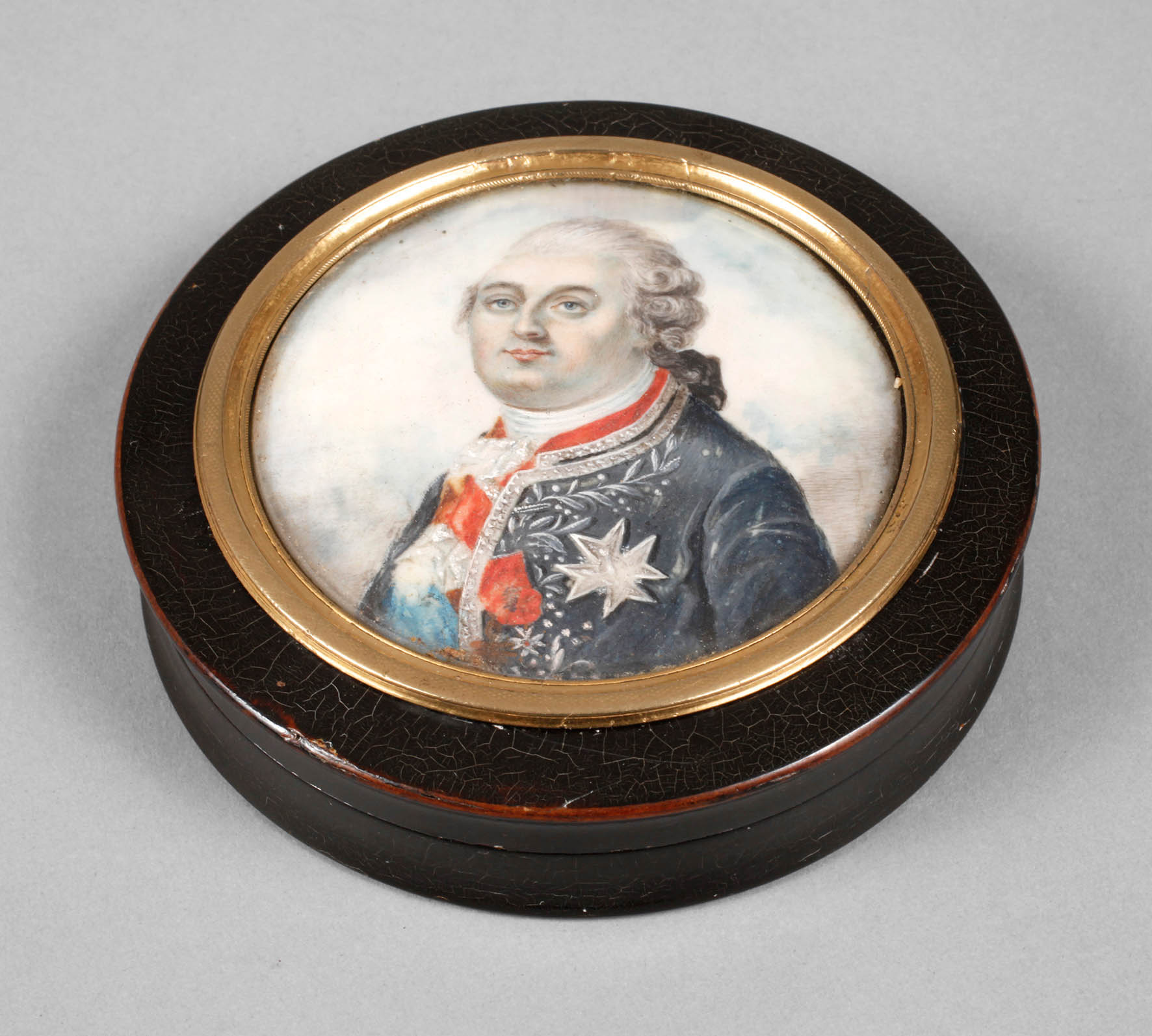 Deckeldose mit Elfenbeinminiatur