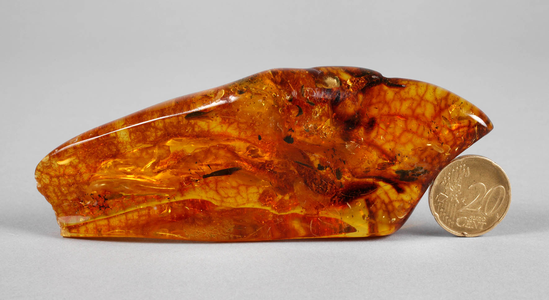 Geschliffener Bernstein