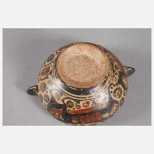 Kleine Tonschale mit Ohrenhenkel