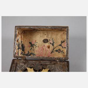 Eisenkassette in der Art der Brüder Mann