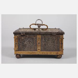 Eisenkassette in der Art der Brüder Mann