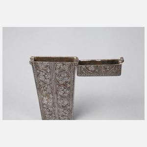 Barocker Nadelbehälter