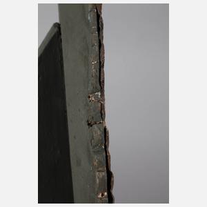 Geschnitzter Beisteller