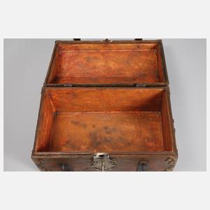 Kleine Deckeltruhe Barock