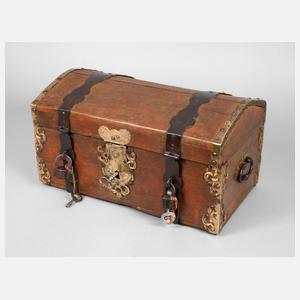 Kleine Deckeltruhe Barock