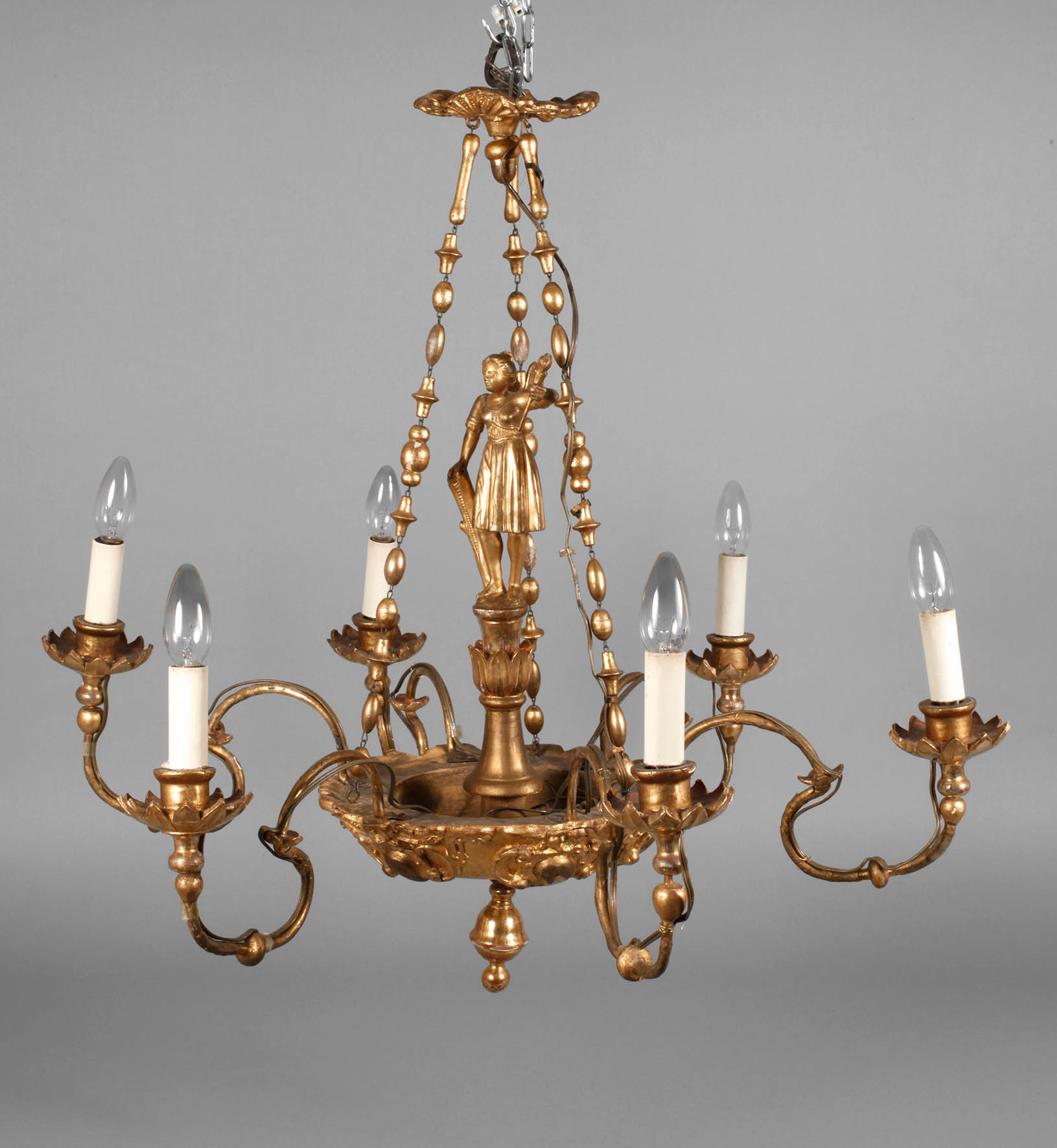 Geschnitzte Deckenlampe