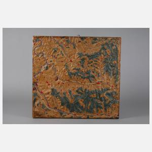 Zwei Relieflandkarten