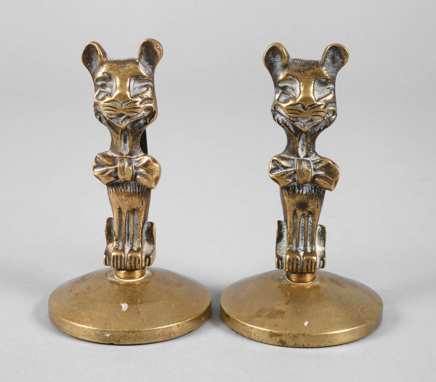 Zwei Platzkartenhalter