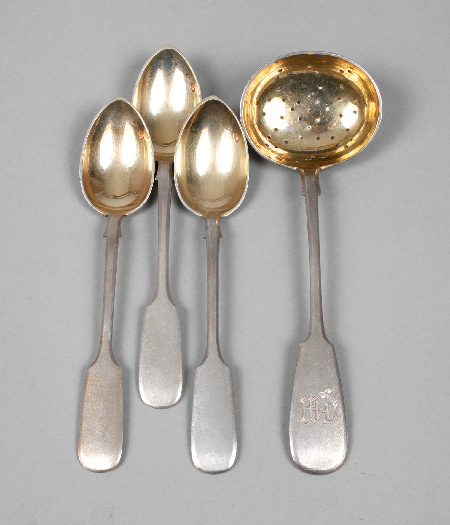 Russland drei Silberlöffel mit Teesieb