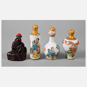 Vier Snuffbottles