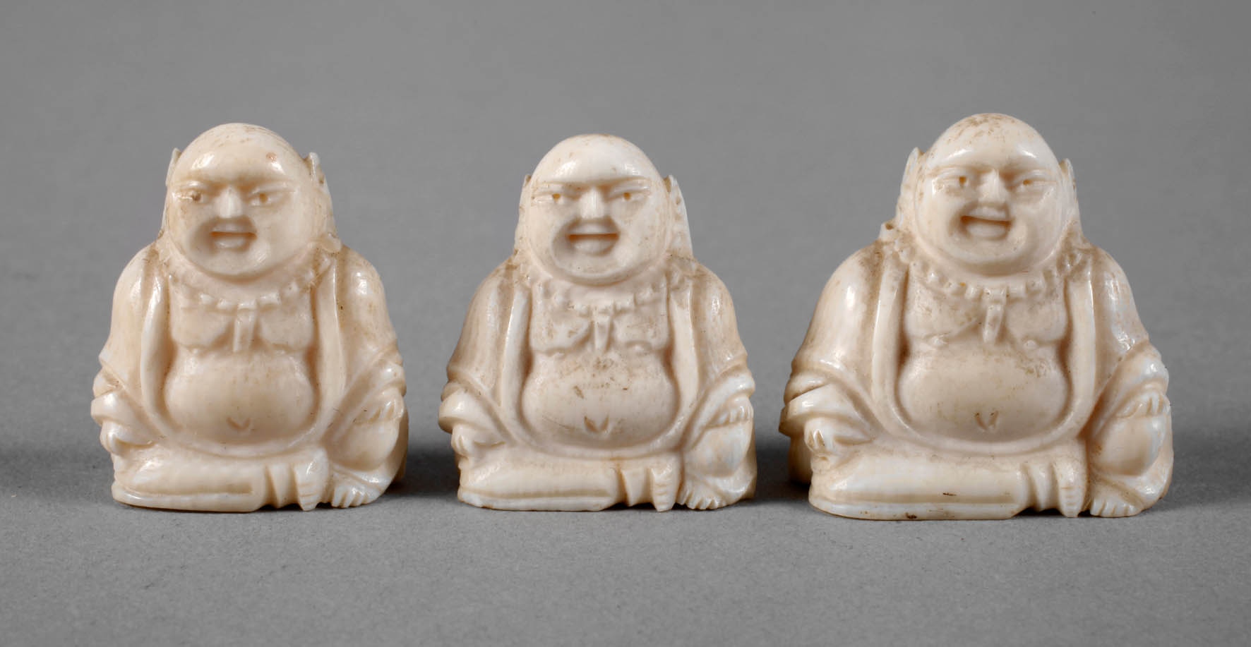Drei Elfenbeinschnitzereien