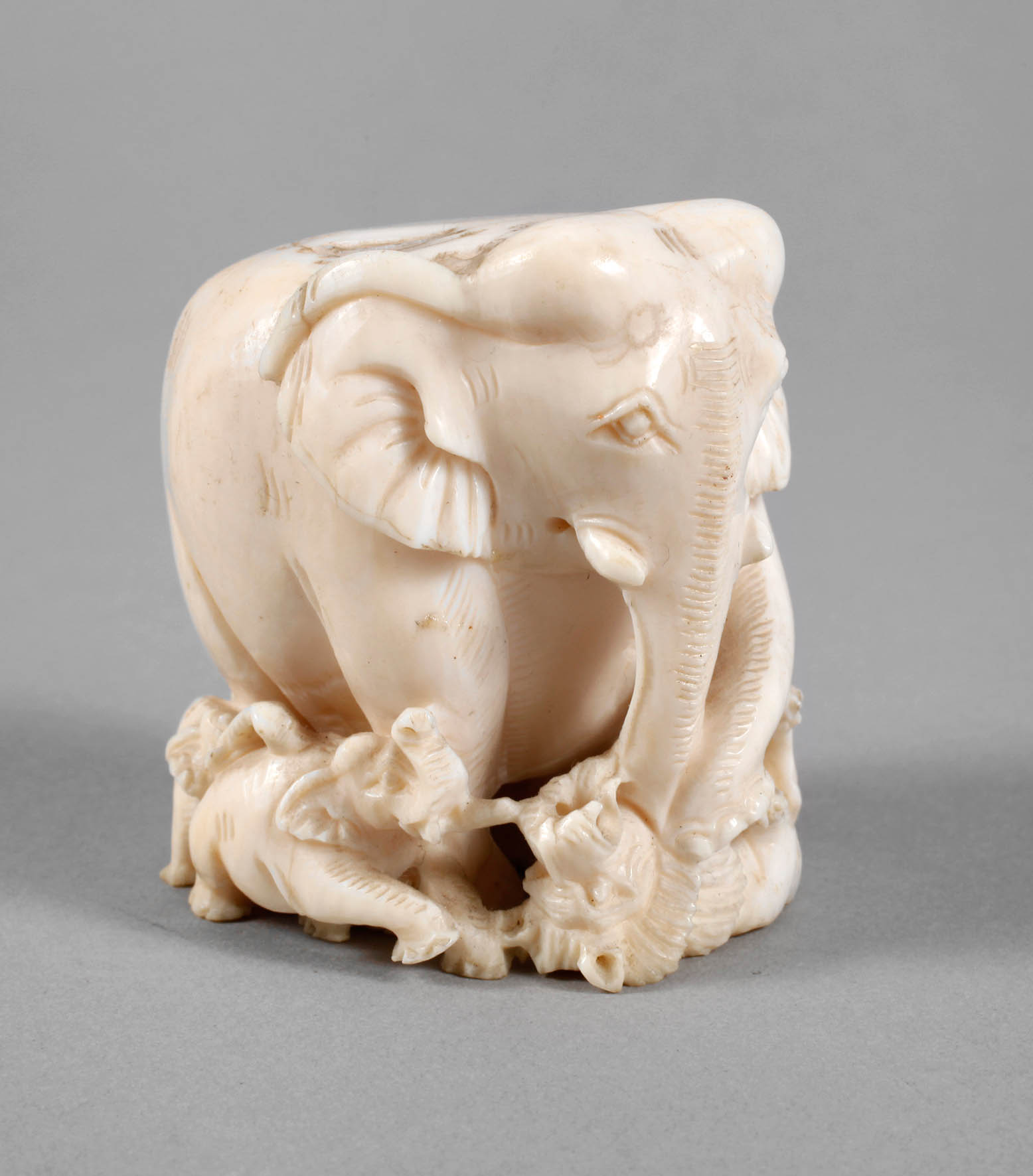 Elfenbeinschnitzerei