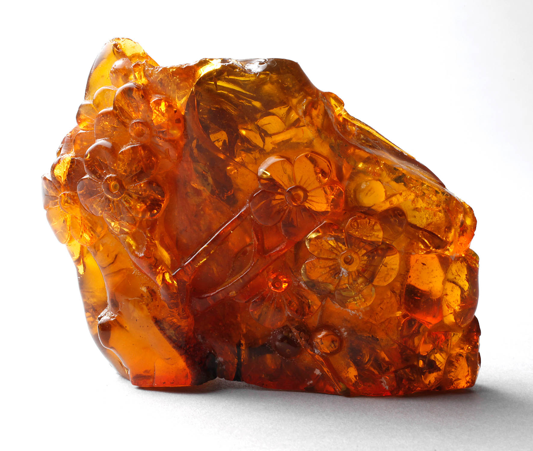 Bernsteinschnitzerei Baum mit Blüten