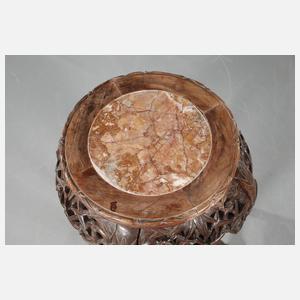 Blumentisch und Cachepot