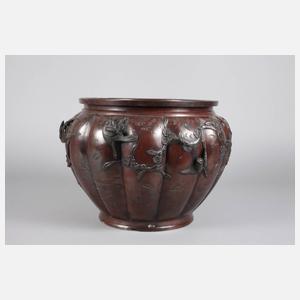 Blumentisch und Cachepot