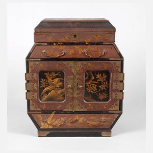 Kleines Lackschränkchen China