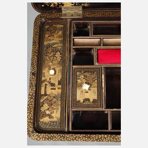 Nähtisch in Lackmalerei