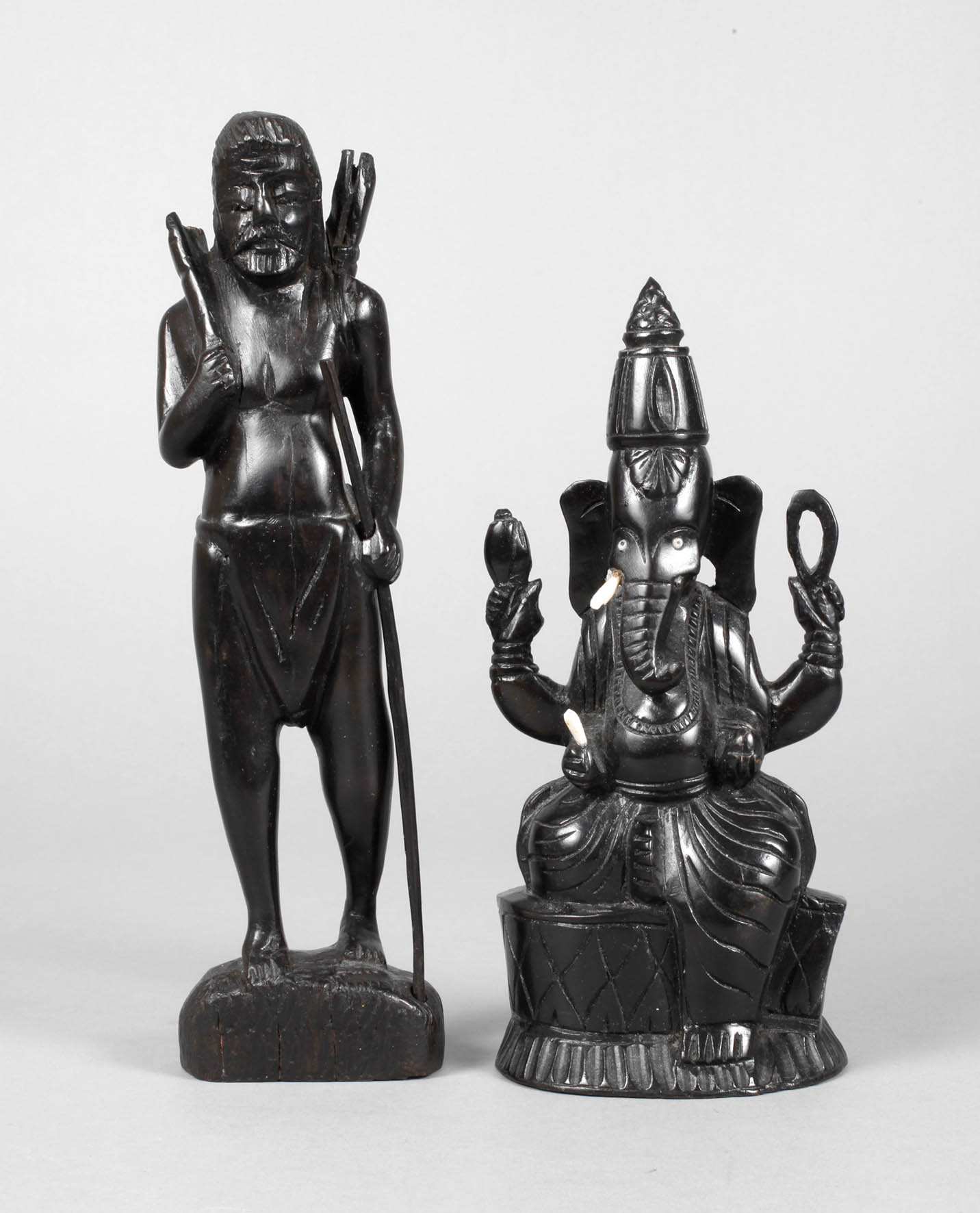 Zwei figürliche Schnitzereien