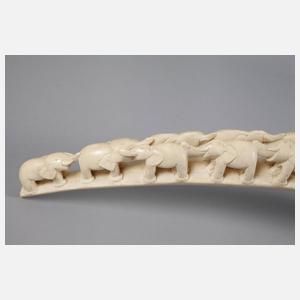 Beschnitzter Stoßzahn