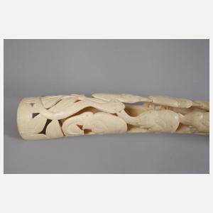 Beschnitzter Stoßzahn