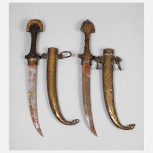 Zwei marokkanische Krummdolche