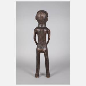 Große figürliche Schnitzerei