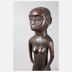 Große figürliche Schnitzerei