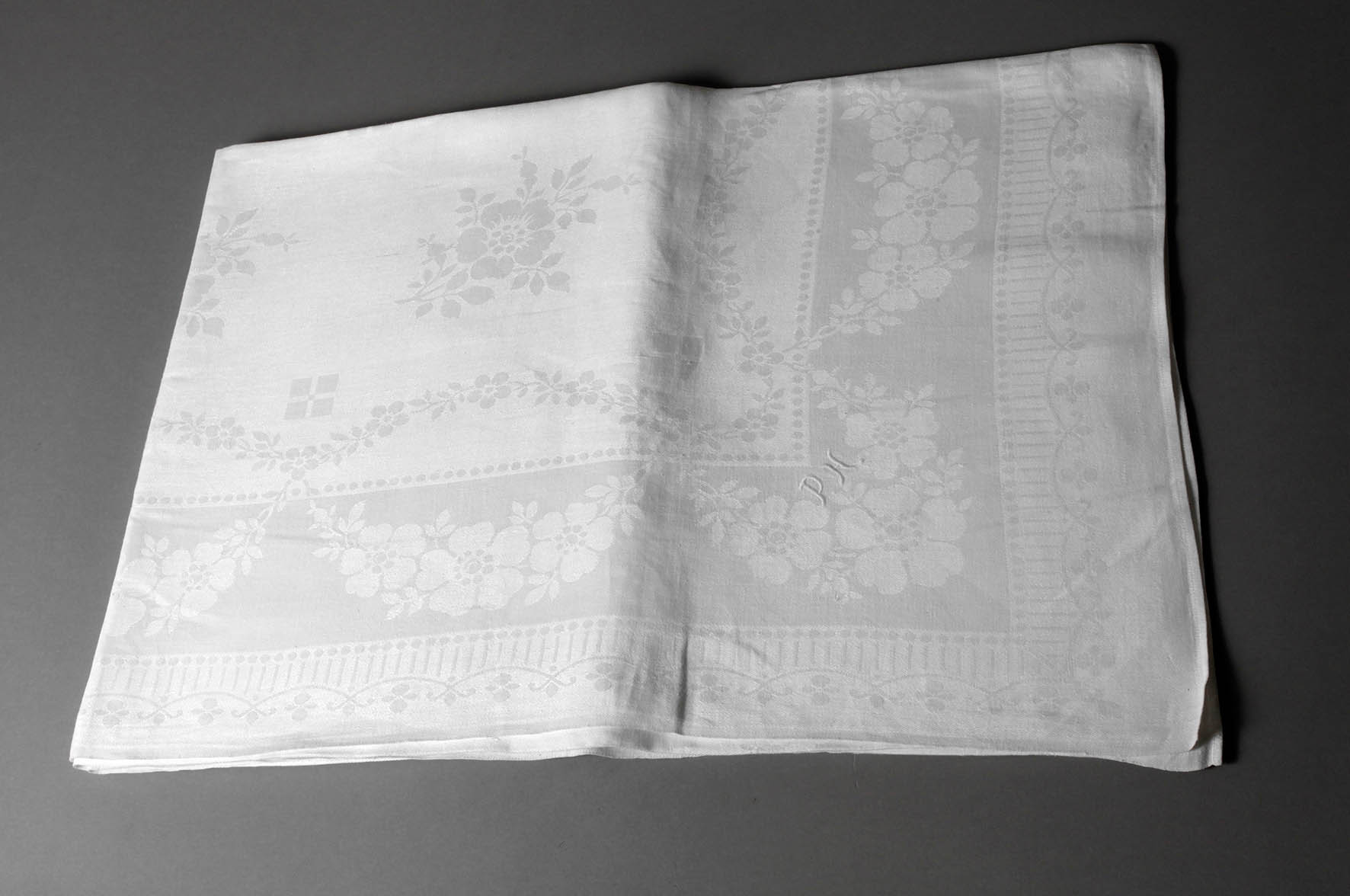 Tafeltuch Blütendekor