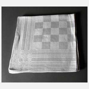 Acht Servietten Historismus