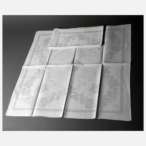 Fünf Servietten Rosendekor