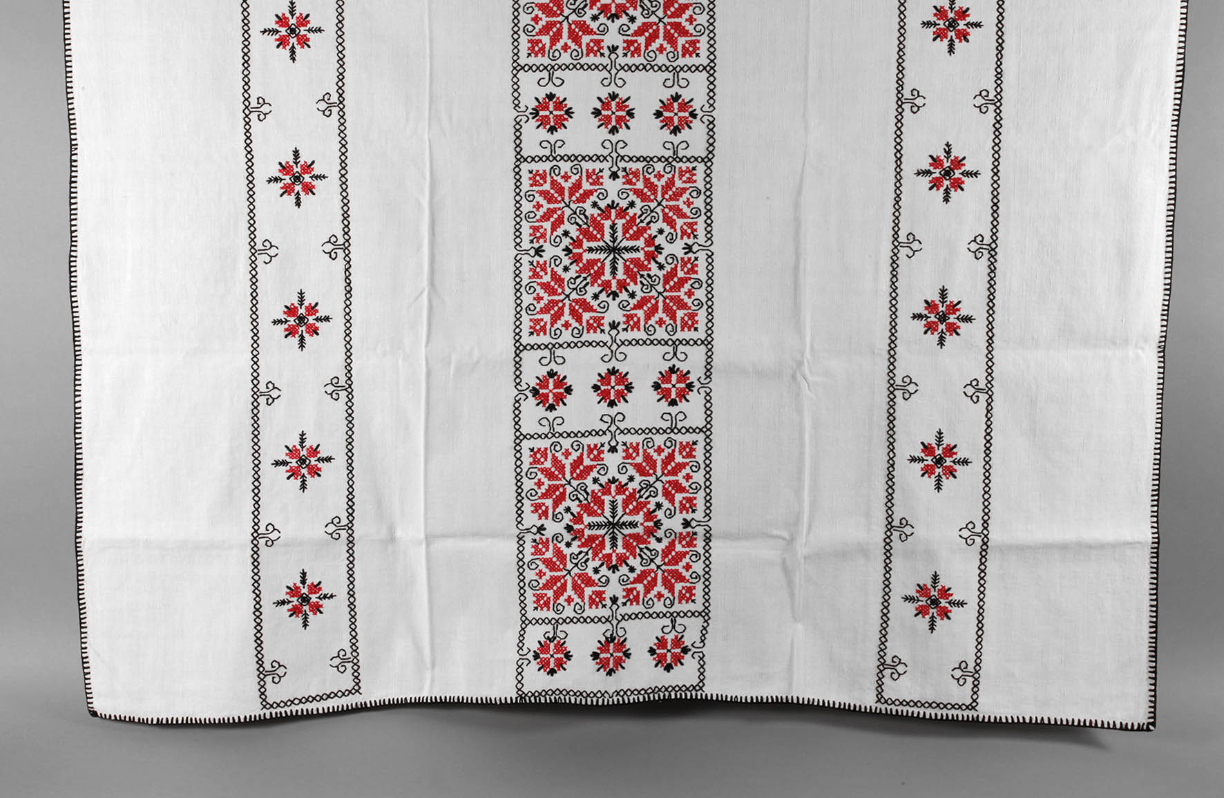 Große Tischdecke Handarbeit