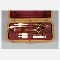 Reisenecessaire in Kofferform111