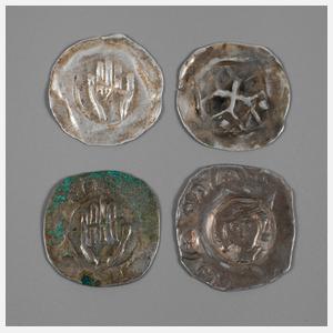 Brakteat und drei Händleinheller