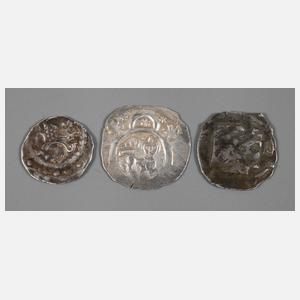 Pfennig und zwei Brakteaten