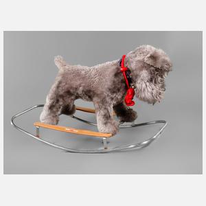 Trudi Plüschhund als Schaukeltier