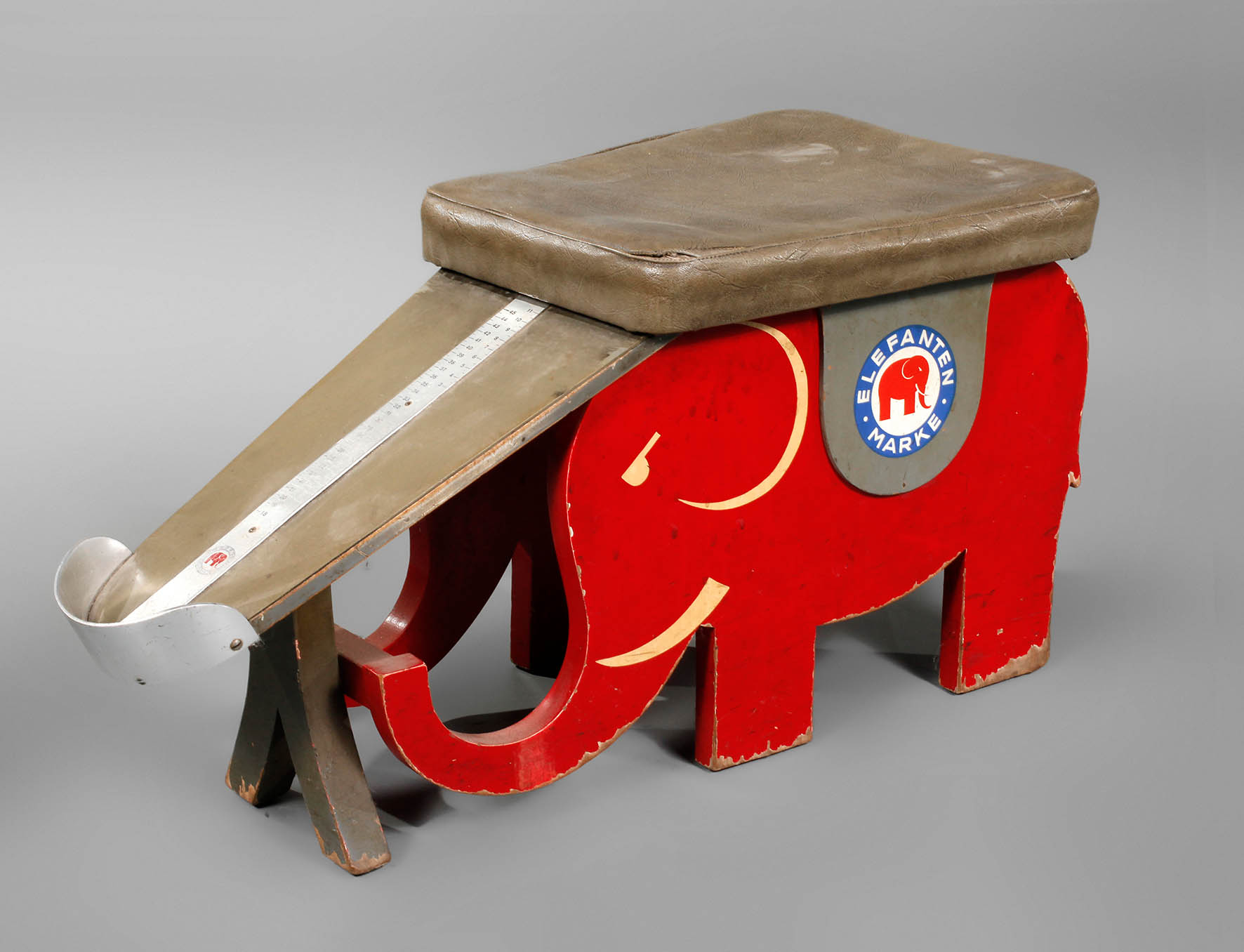 Hocker aus einem Schuhsalon