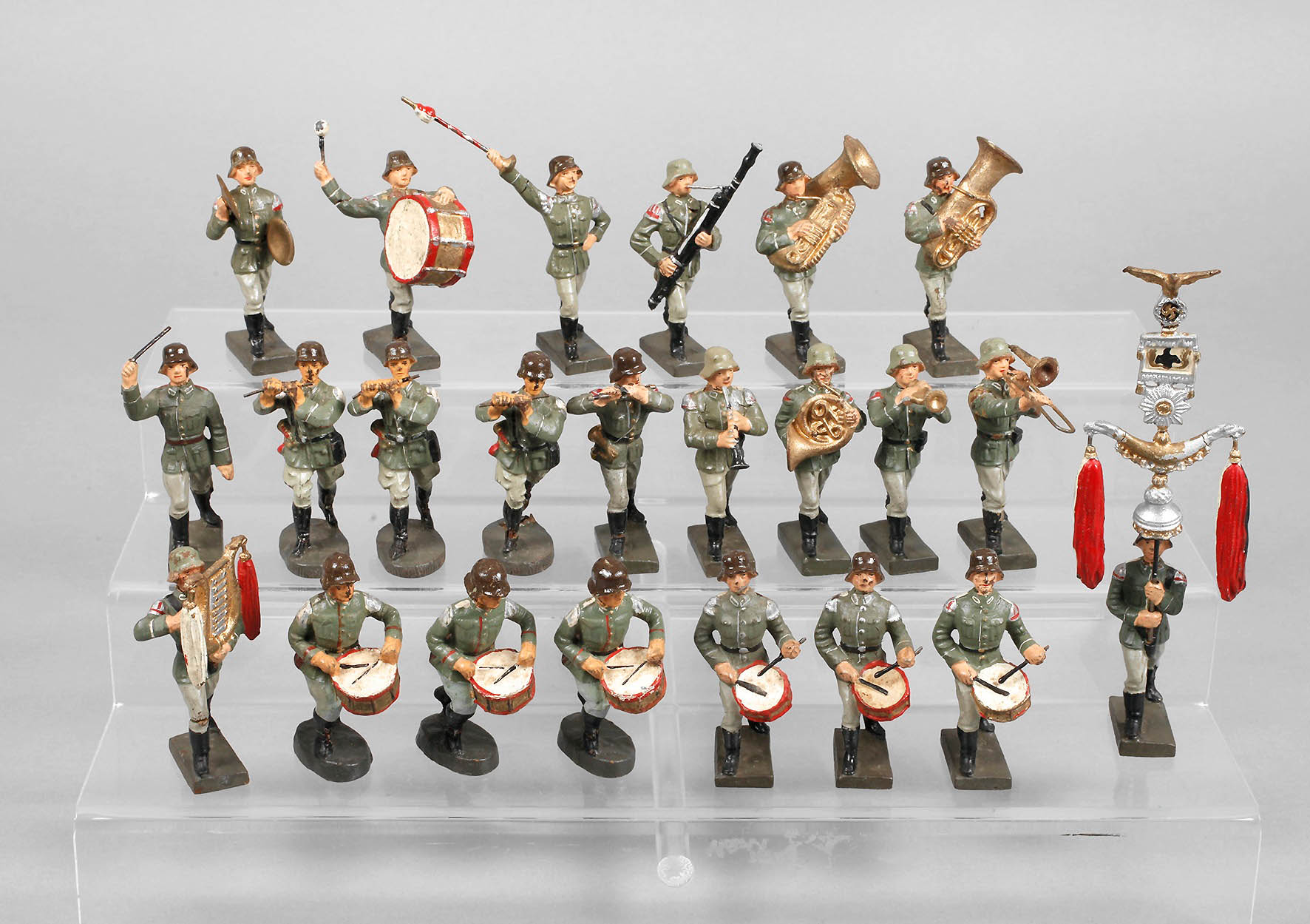 Massesoldaten als Marschmusiker