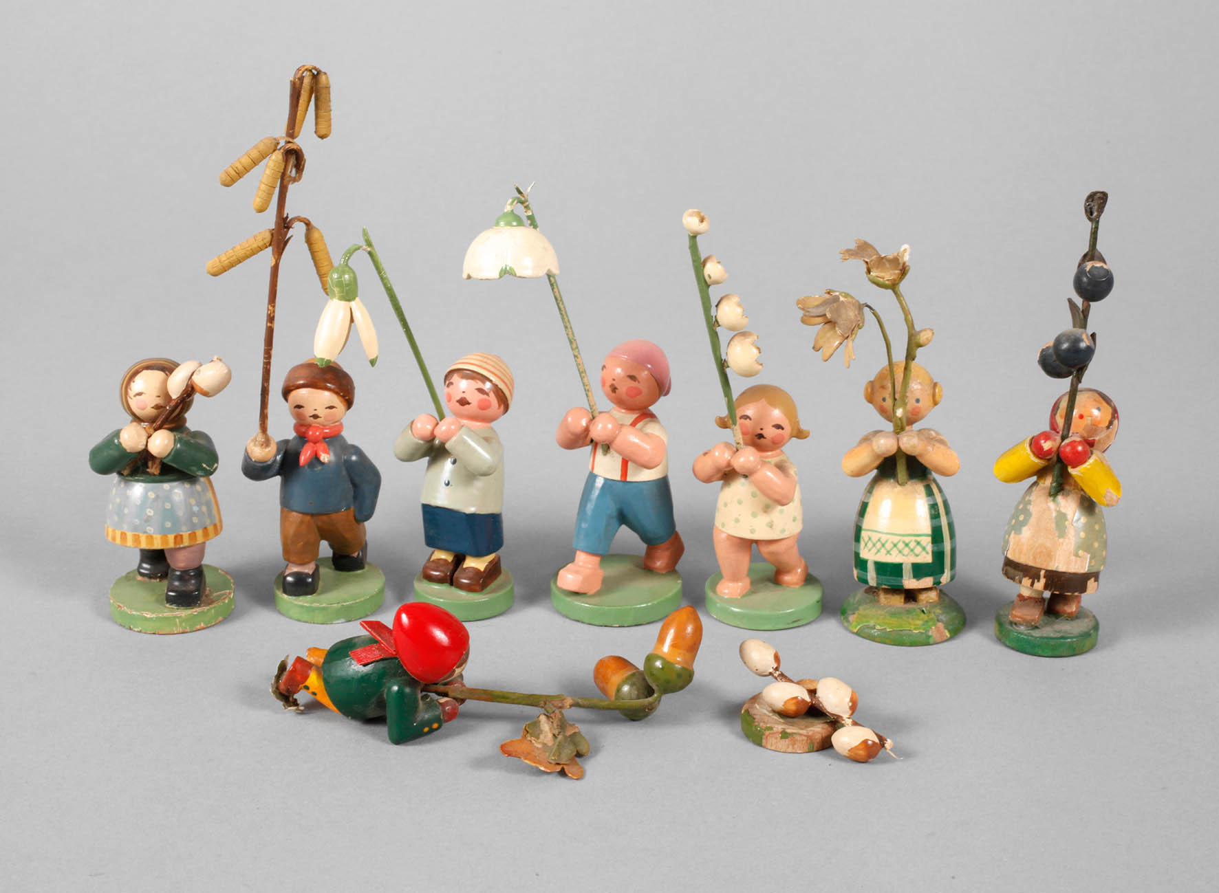 Acht Blumenkinder Erzgebirge