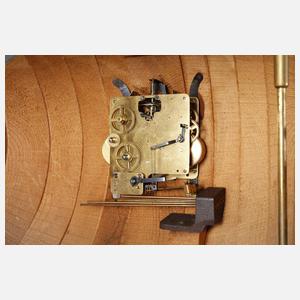 Übergroße Figurenuhr