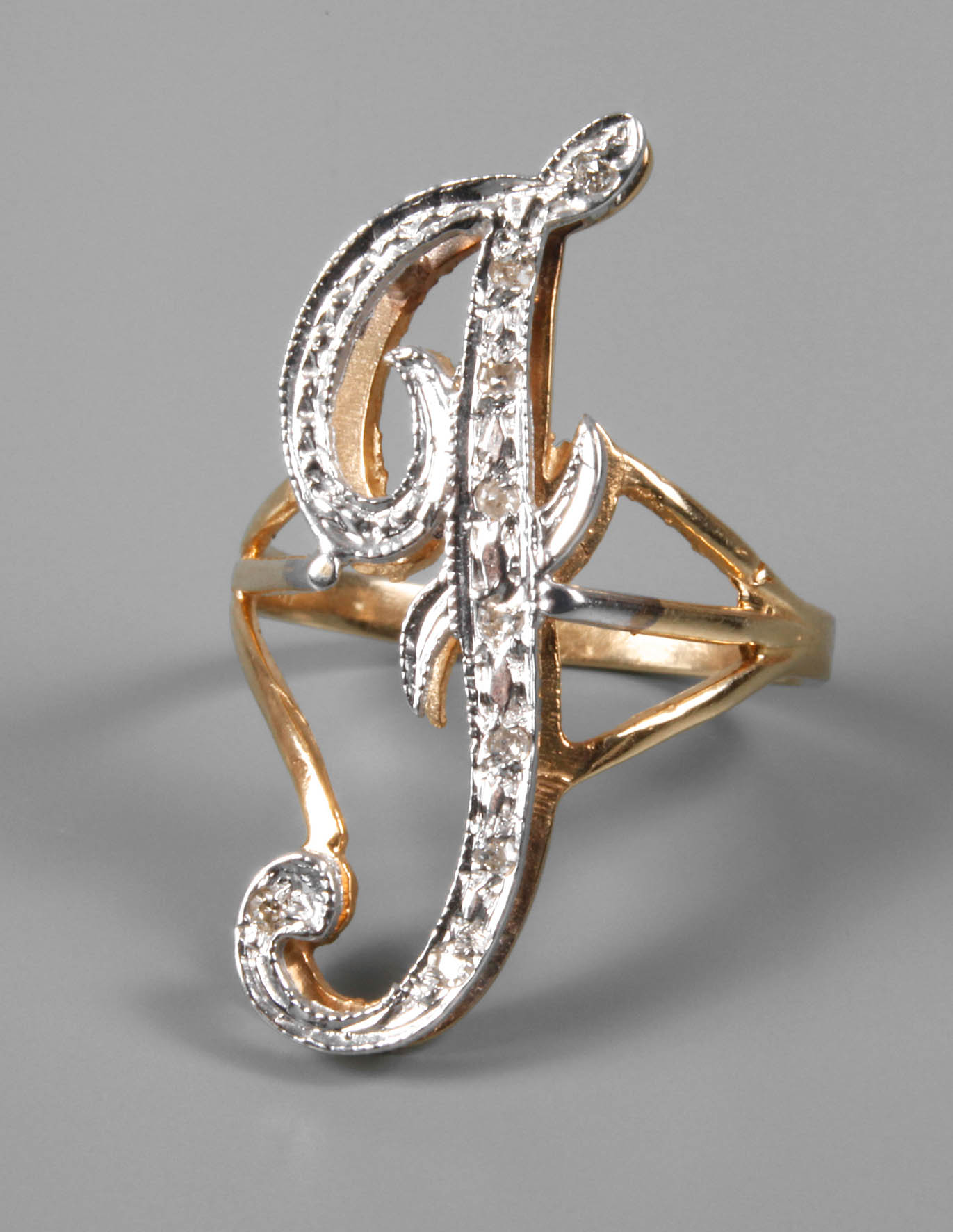 Monogrammring ”F”