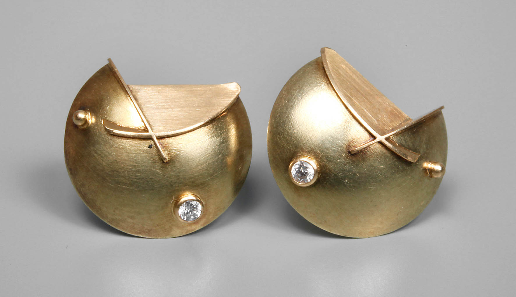 Paar Ohrstecker mit Brillantbesatz