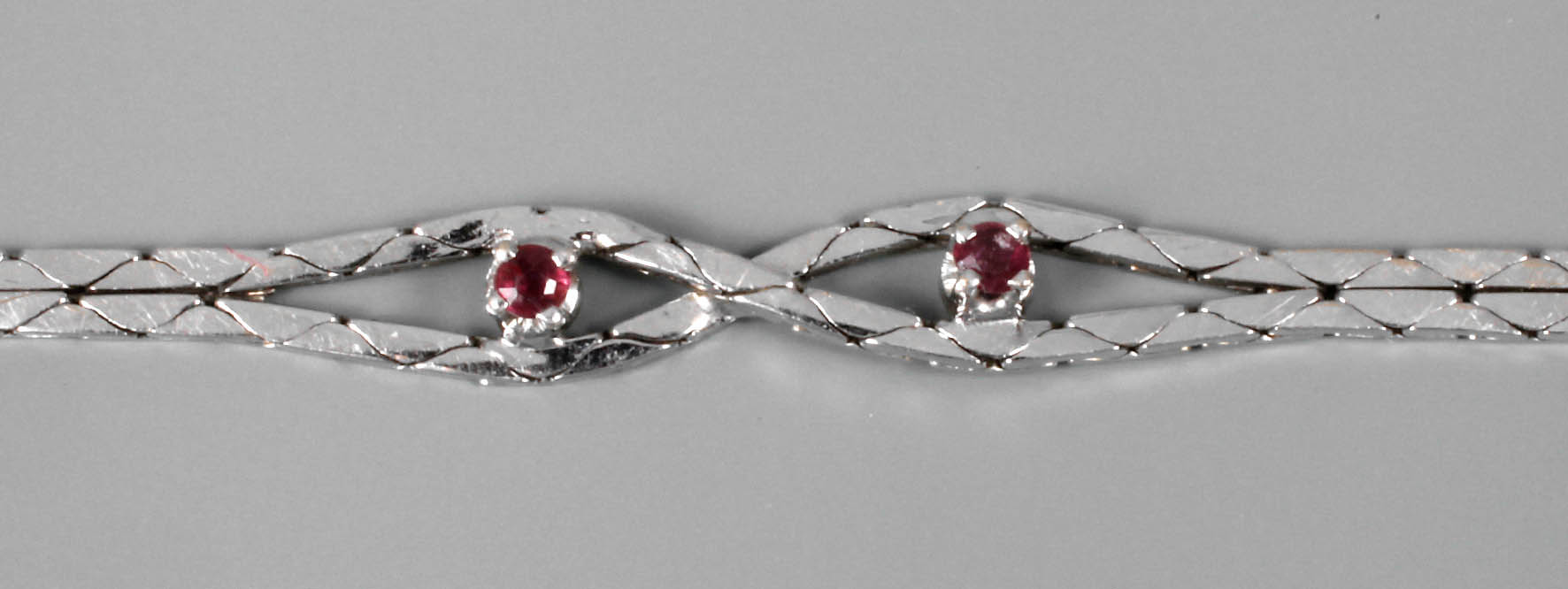 Armband mit Rubinen
