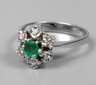 Damenring mit Smaragd und Diamanten