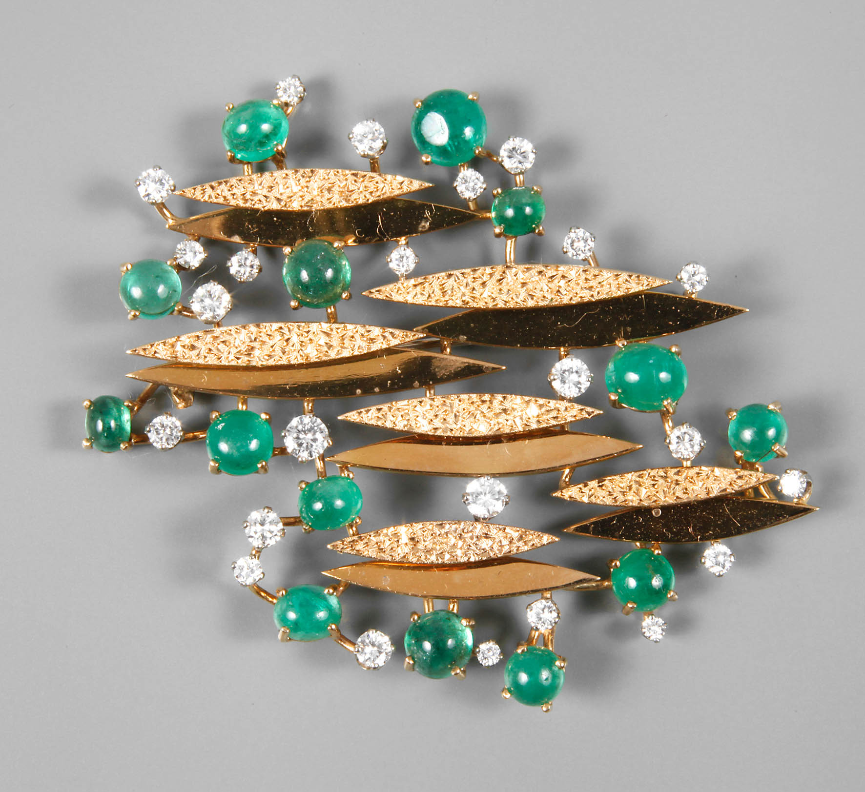 Brosche mit Brillanten und Smaragden