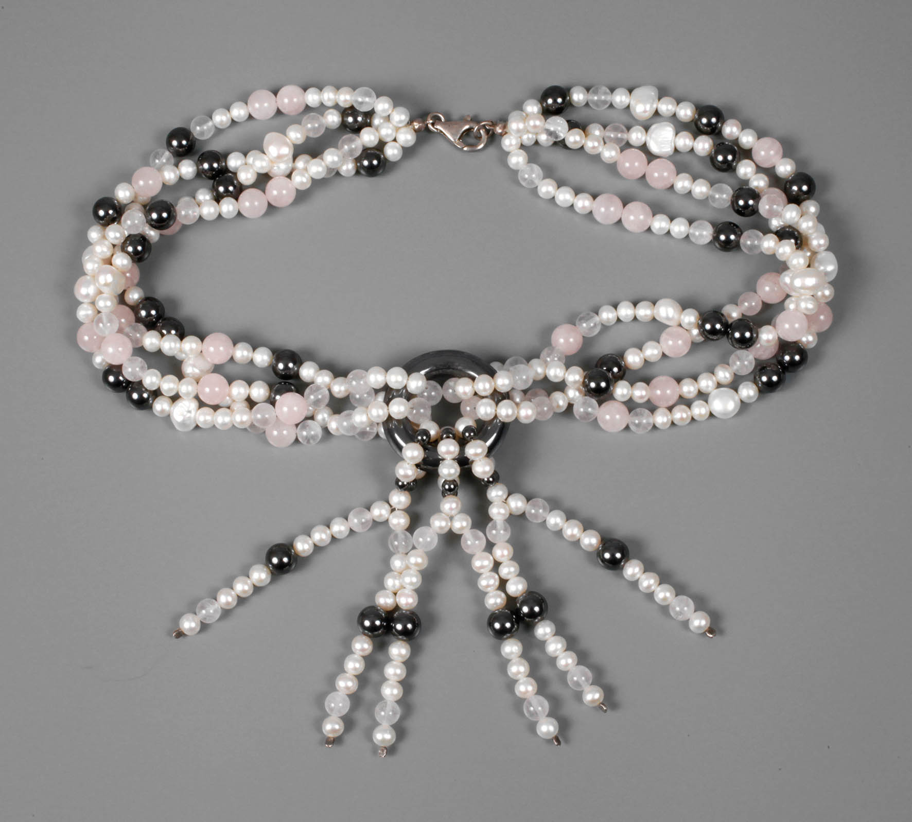 Perlencollier mit Hämatit und Rosenquarz