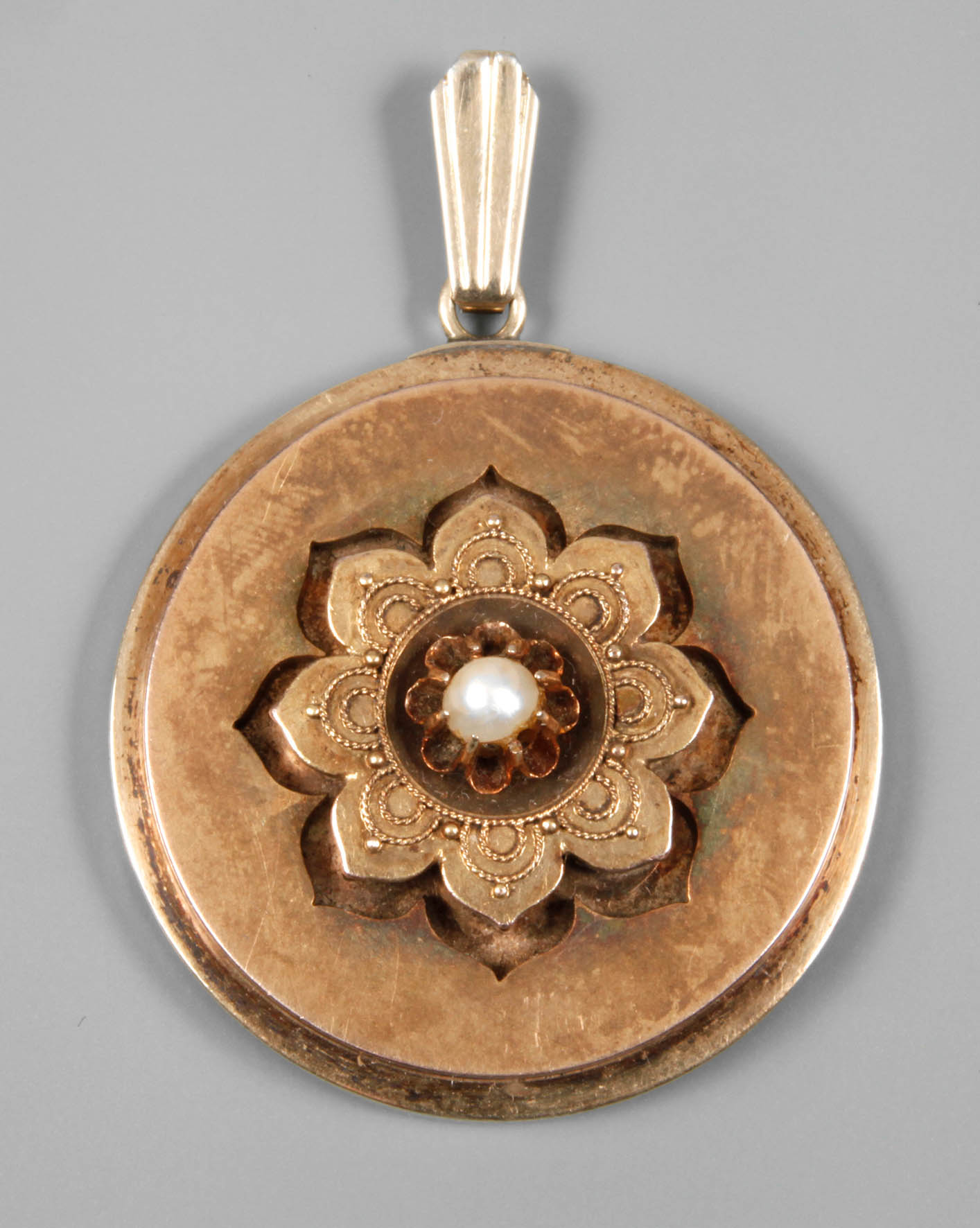 Anhänger mit Perle
